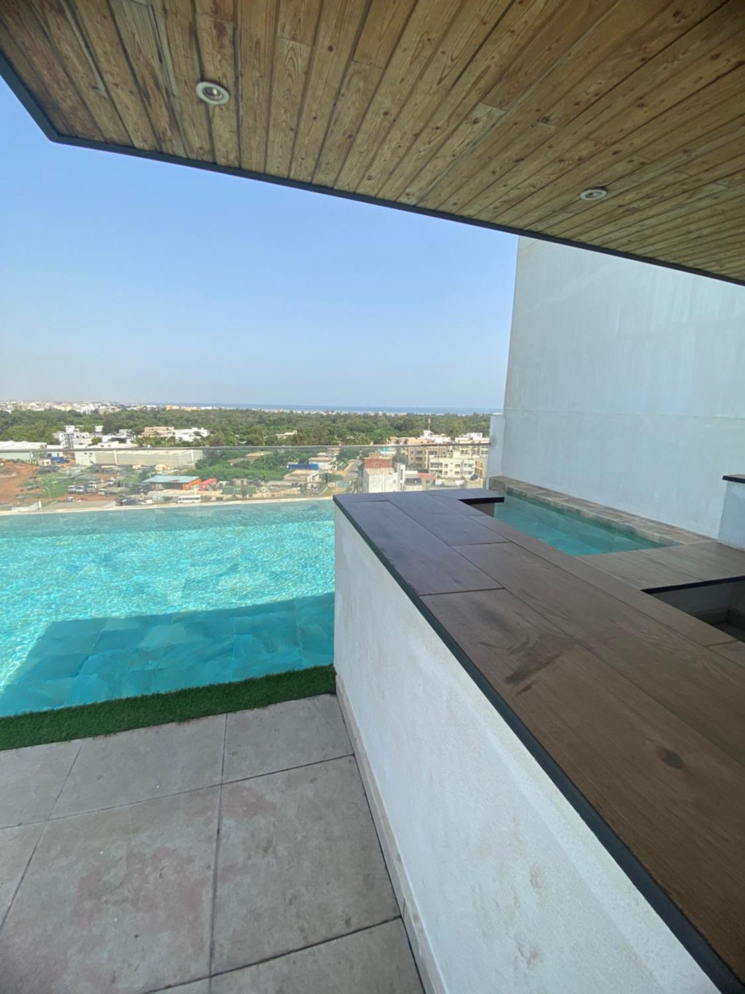 Cocon cozy standing with gym séjour chez hôte Dakar Ngoại thất bức ảnh